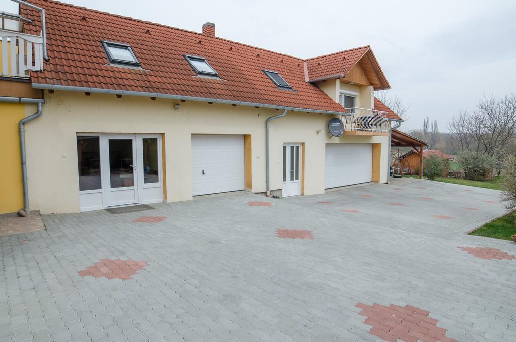 Kaman Vendeghaz Apartment Alsópáhok Ruang foto