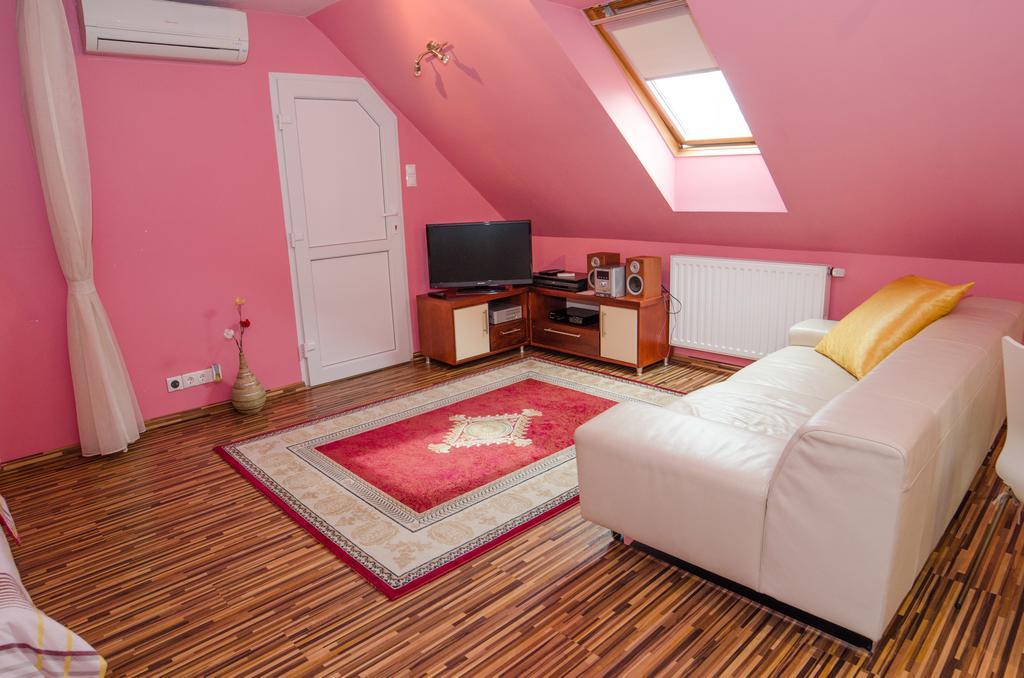 Kaman Vendeghaz Apartment Alsópáhok Ruang foto