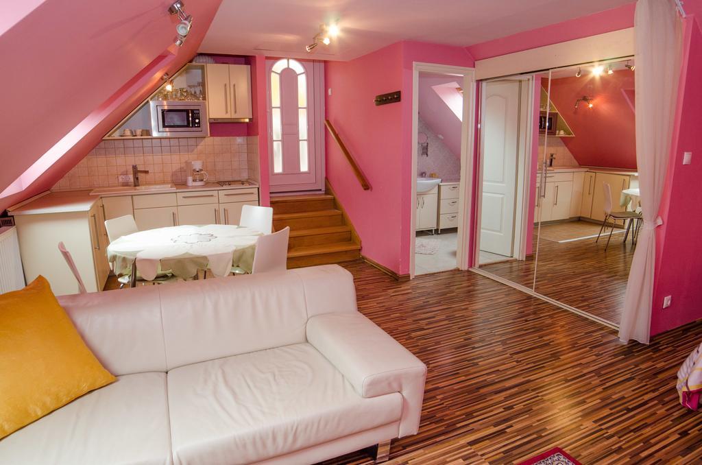 Kaman Vendeghaz Apartment Alsópáhok Ruang foto