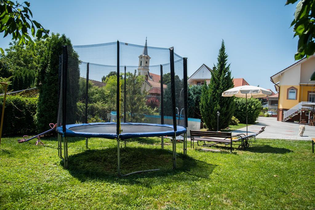 Kaman Vendeghaz Apartment Alsópáhok Ruang foto