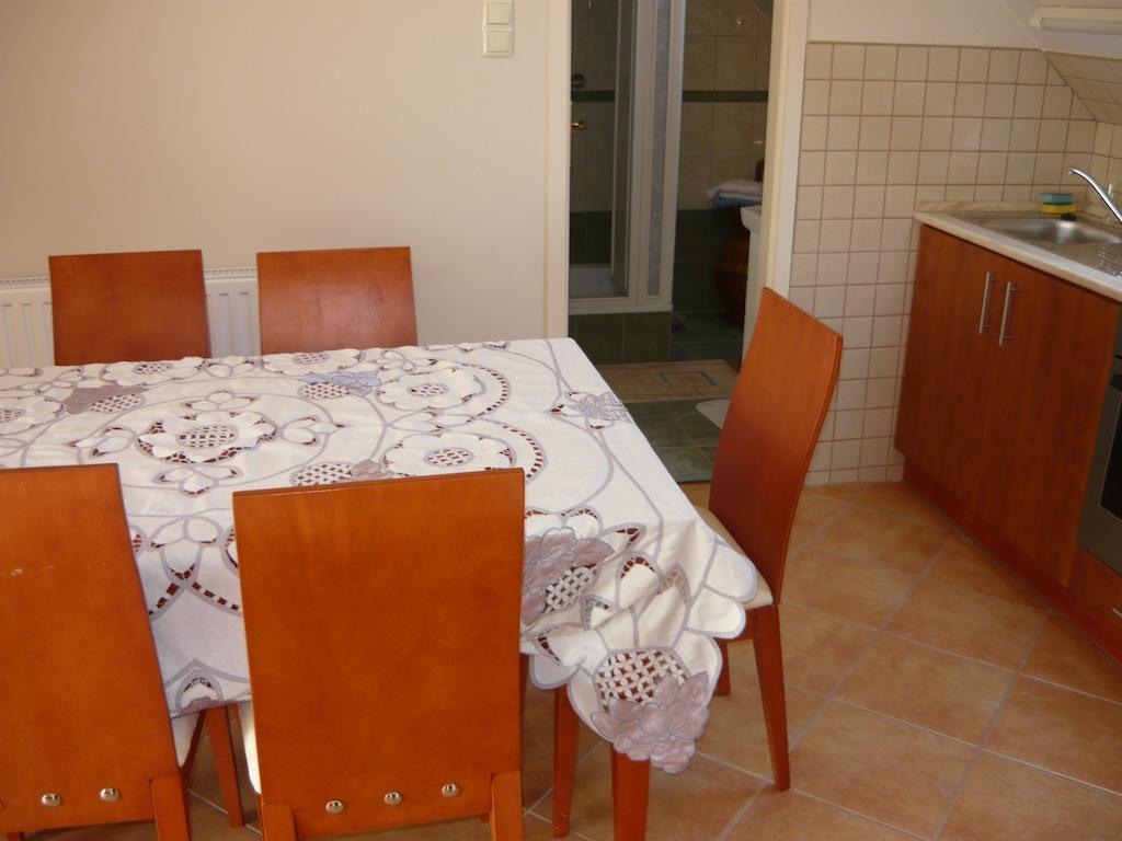 Kaman Vendeghaz Apartment Alsópáhok Ruang foto